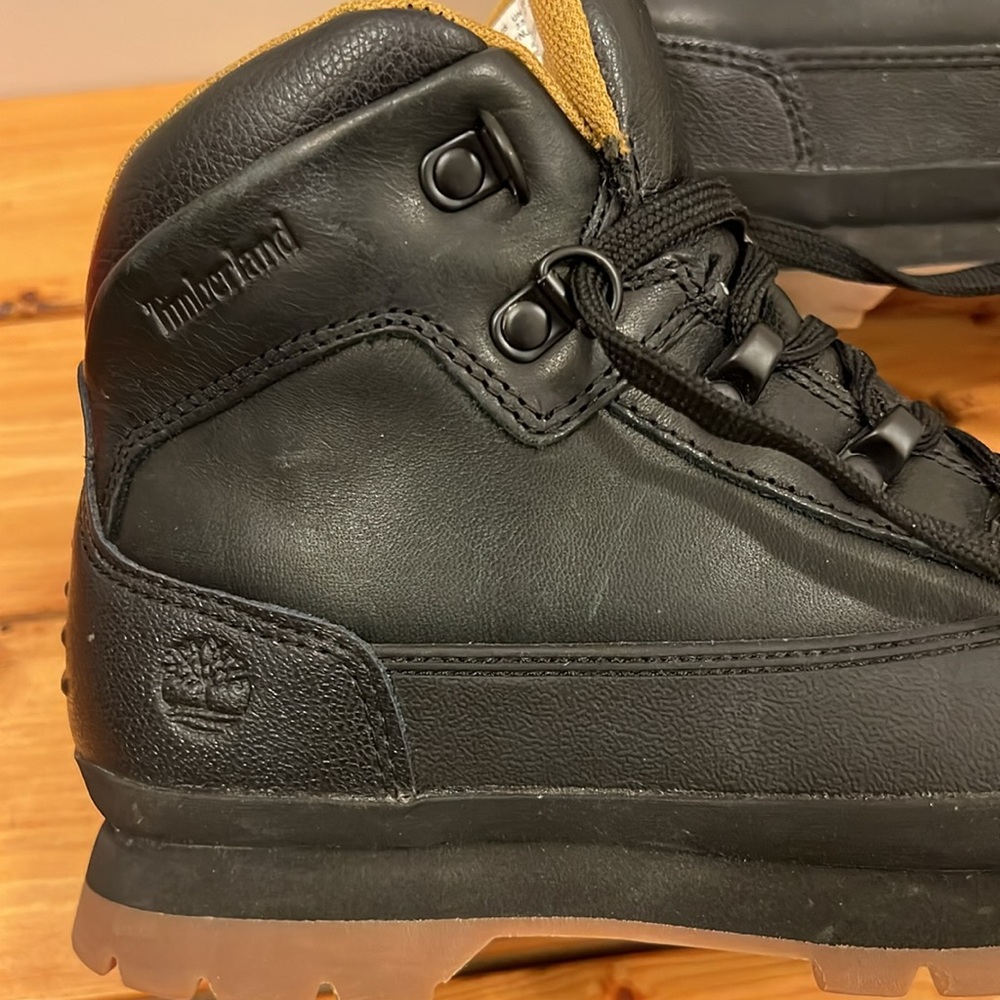 Timberland Youth Size 4 Black Hiker Boots waterproof, repellent EUC
